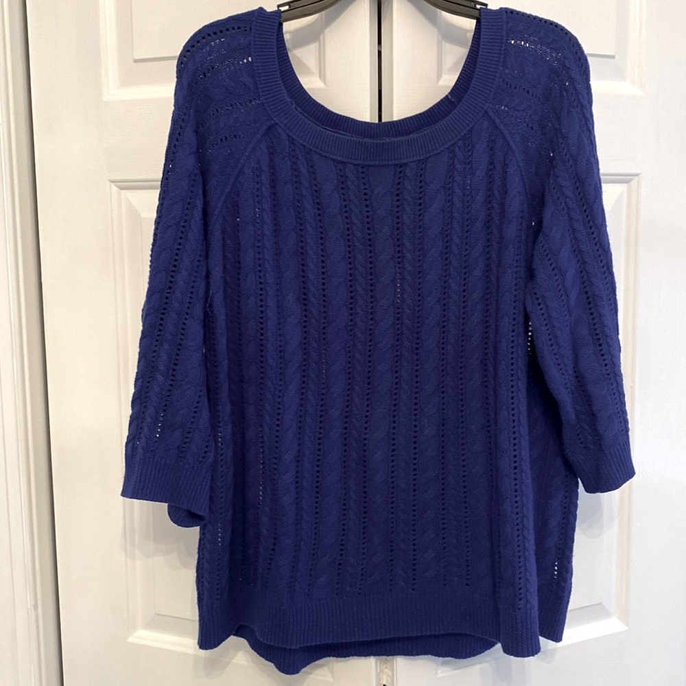 American Eagle Blue Sweater size XL, with 3/4 length sleeves